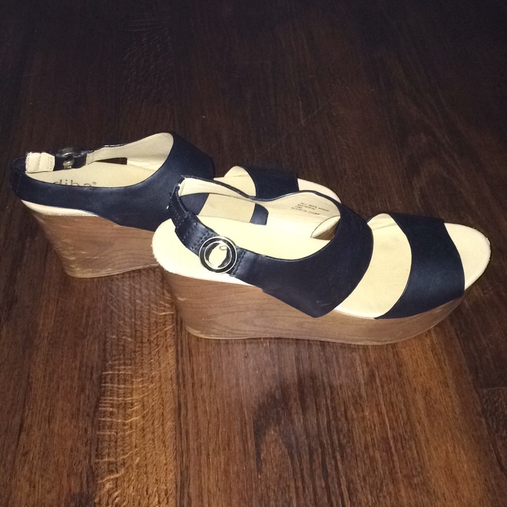 black platform wedges